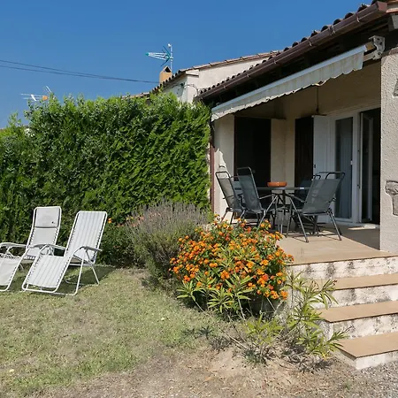 Apartment 2 Bedroom Semi-detached House In Urb. Torre Gran, L'estartit. Great Garden And Community Pool *