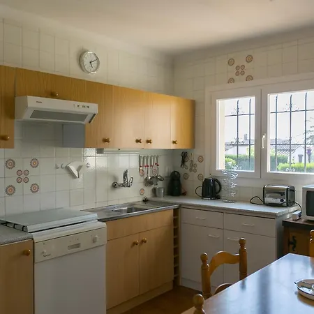 Apartment 2 Bedroom Semi-detached House In Urb. Torre Gran, L'estartit. Great Garden And Community Pool *