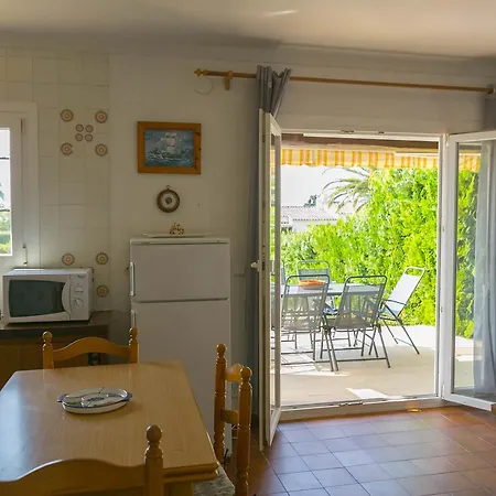 Apartment 2 Bedroom Semi-detached House In Urb. Torre Gran, L'estartit. Great Garden And Community Pool *